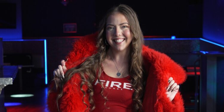 ICEBAR Orlando celebra los 250 años de Estados Unidos con la experiencia temática “Red, White & Chill”