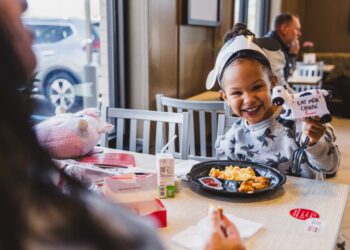 Chick-fil-A inaugura mañana su nuevo restaurante en Mount Dora con comida gratis para quienes se vistan de vaca
