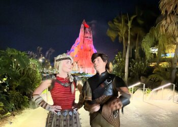 Universal Orlando Resort presenta Volcano Bay Nights con experiencias exclusivas bajo las estrellas