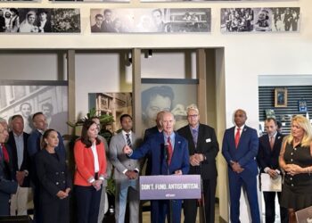 Senador Rick Scott pide cancelar concierto de Kanye West en Tampa por presunto antisemitismo