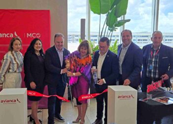 Avianca celebra 15 años conectando Orlando con América Latina