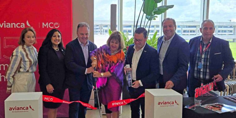 Avianca celebra 15 años conectando Orlando con América Latina