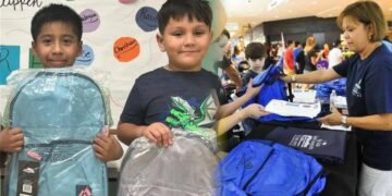 Florida inicia el regreso a clases con un mes libre de impuestos