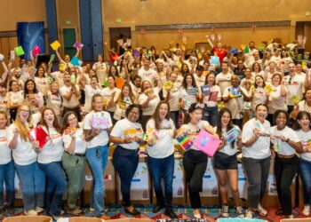 Walt Disney World dona más de 155,000 útiles escolares a estudiantes y maestros de Florida Central