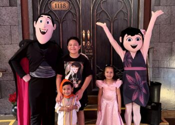 ¡Los niños se convierten en parte de la familia de monstruos en el nuevo desayuno de Hotel Transylvania!