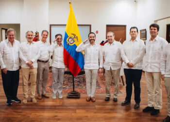 De la Espriella reúne al poder empresarial para reconstruir Colombia tras el terremoto: el reto ahora es convertir billones en obras