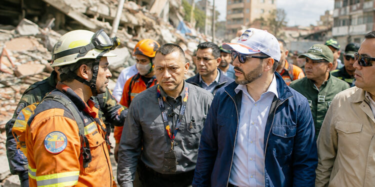 De la Espriella llega a Pereira y anuncia alivios en servicios públicos y arriendo para damnificados del terremoto