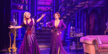 “Death Becomes Her” llega por primera vez a Florida con una historia de belleza, rivalidad y venganza