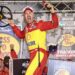 Joey Logano se lleva la victoria en una pelea al estilo clásico de Bristol