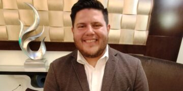 Puerta a puerta: Samuel Vilchez Santiago busca el voto de electores del Distrito 43