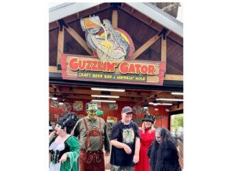 Gatorland celebra Halloween entre caimanes, fantasmas, vampiros y un nuevo bar de Frank N’ Steins