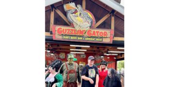 Gatorland celebra Halloween entre caimanes, fantasmas, vampiros y un nuevo bar de Frank N’ Steins