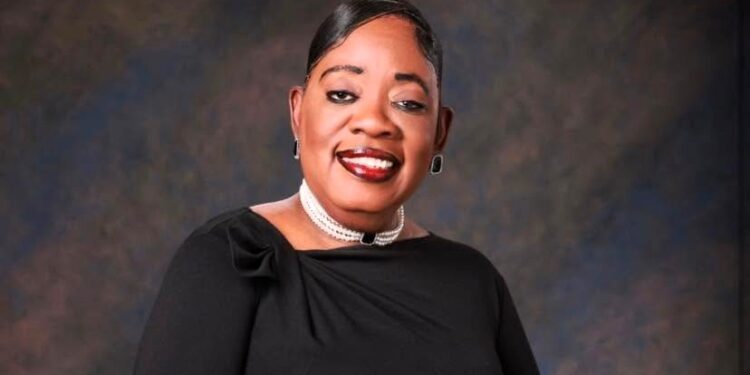 Suspenden a Jackie Espinosa como alcaldesa de Kissimmee; Angela Eady asume el cargo