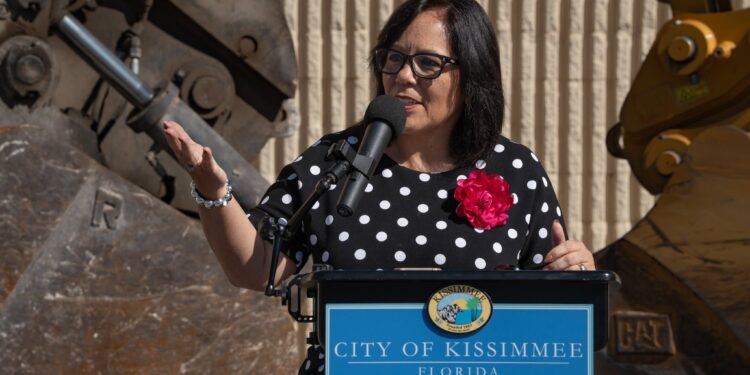 Arrestan a la alcaldesa de Kissimmee, Jackie Espinosa, por cargos de hurto mayor y fraude