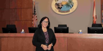 Comisión de Ética de Florida aprueba sanción contra la alcaldesa de Kissimmee dos días después de su arresto